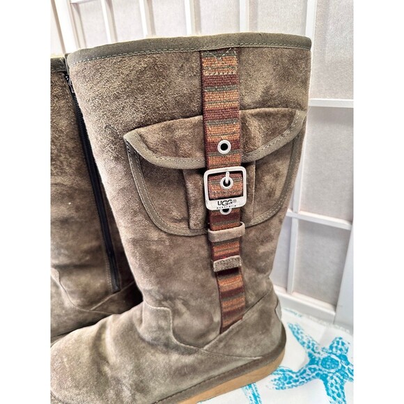 UGG Boots Size 8 - Picture 2 of 12